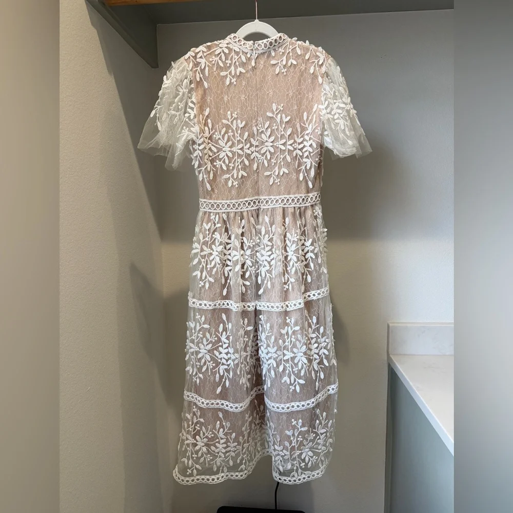 NWOT, Ivy City Co, Mini “Sicily” Lace Midi Dress, size 11/12